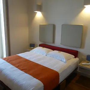 4* Affittacamere Micalò Art