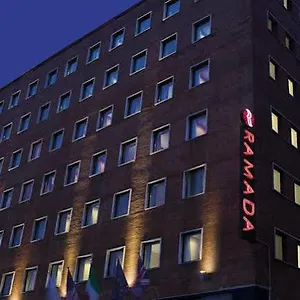 Отель Ramada By Wyndham, Неаполь